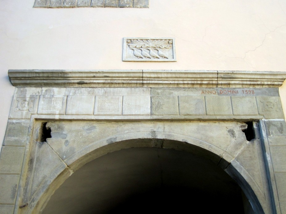 герб другеттів в Ужгородському замку